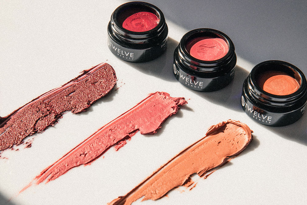 Tinted lip repair balm