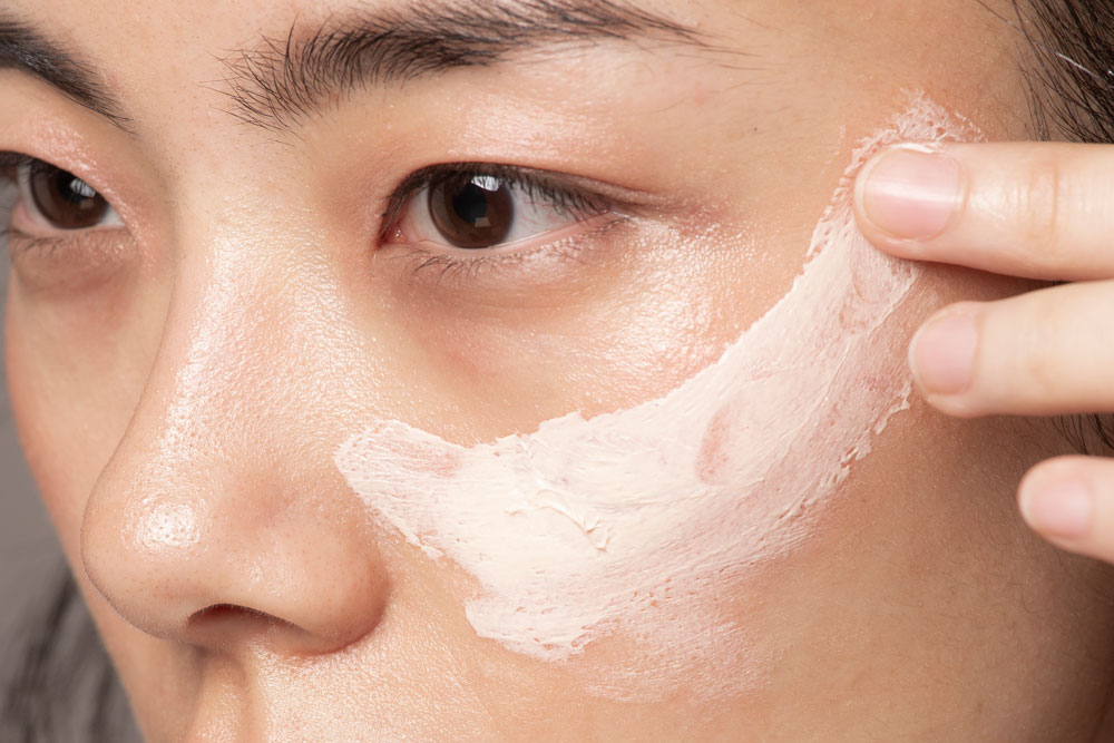 climate-adaptive skincare can counteract air pollution